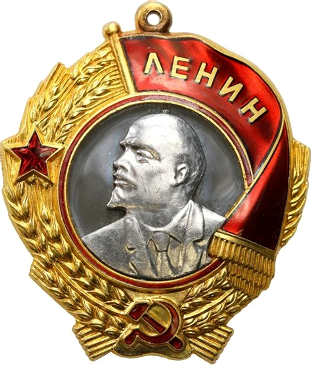 Imaginea cu o medalie a Ordinului Lenin postată de Radoslaw Sikorski FOTO: X/ @sikorskiradek