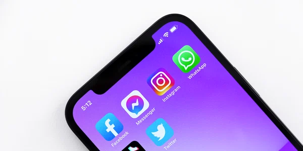 retele sociale facebook jeremy bezanger 9k gcyloh2g unsplash jpeg