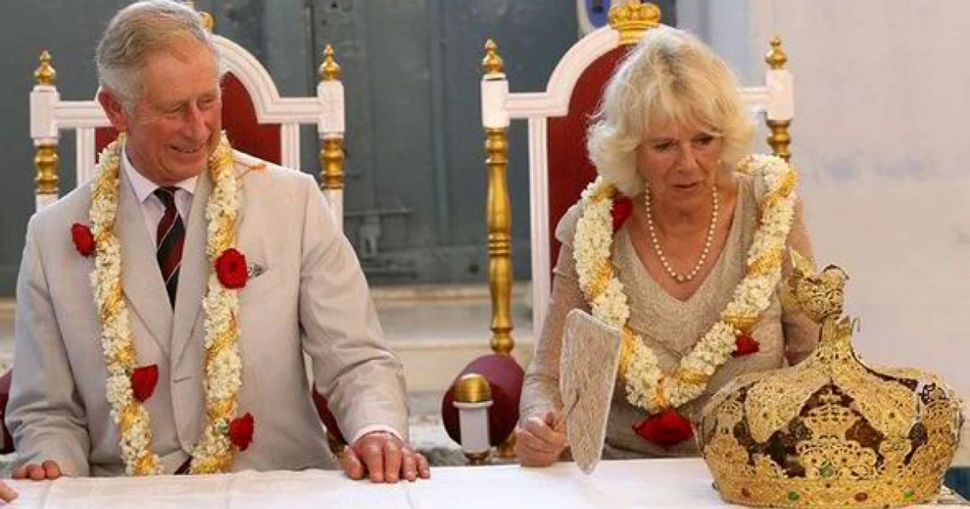 Prinţul Charles şisoţia sa, Camilla Parker Bowles, în vizită în India