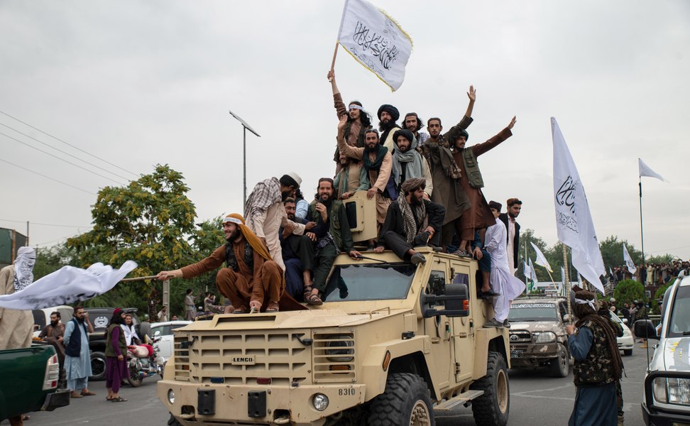 Talibanii ordonă închiderea saloanelor de coafură și înfrumusețare din Afganistan