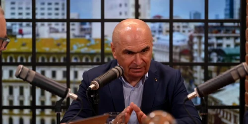 Ilie Bolojan la podcastul „Friendly Fire” FOTO: captură video YouTube