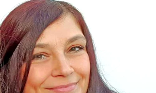Britanica Shena Fairless a făcut imposibilul pentru a salva animalul ciopârţit cu satârul şi aruncat în şanţ jpeg