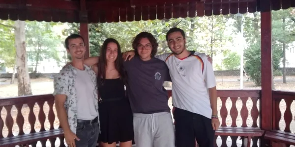 Voluntari străini din proiectul VolGreen din Vâlcea - Valentin_Irene_Andreu şi Murat Foto DMS