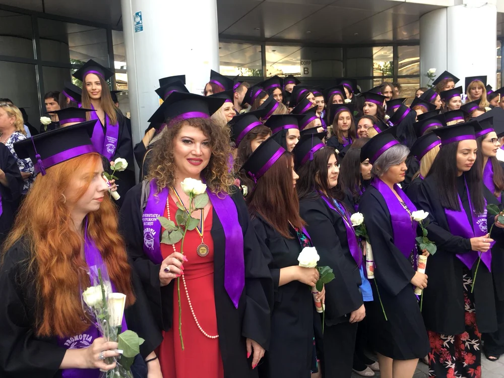 
    Oana Lis s-a înțeles minunat cu toți colegii mai tinerifoto: arhivă personală  