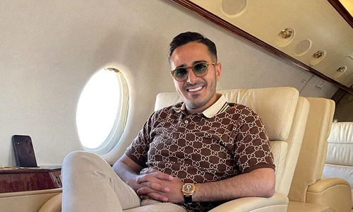 Simon Leviev, escrocul de pe Tinder, a fost eliberat din inchisoare foto X jpg