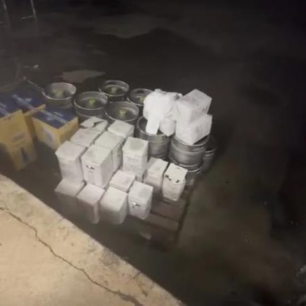  Imagini din bucătăria hotelului din Saturn unde s-au îmbolnăvit 58 de turiști. 523 de kilograme de alimente, retrase