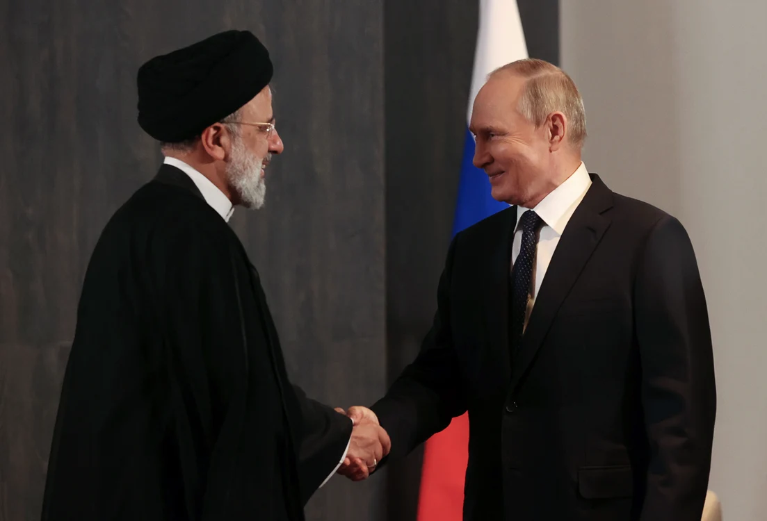 Ebrahim Raisi si Vladimir Putin FOTO EPA-EFE