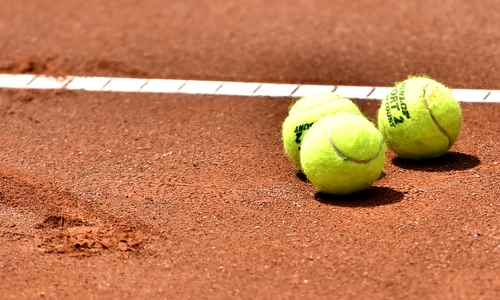 mingi tenis zgura (sportpictures) jpg