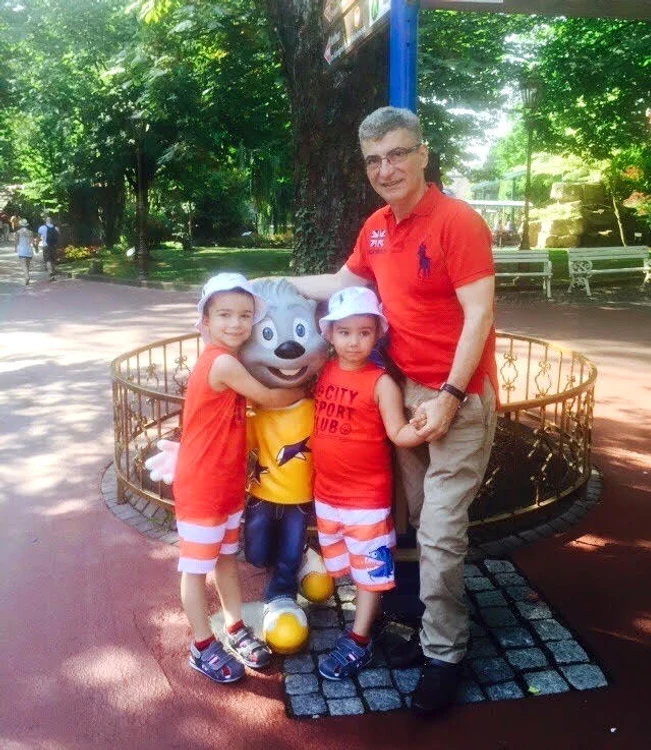 Adriana Bahmuţeanu are doi copii cu Silviu Prigoană, pe Maximus (6 ani) şi pe Eduard (3 ani) (foto: click!)