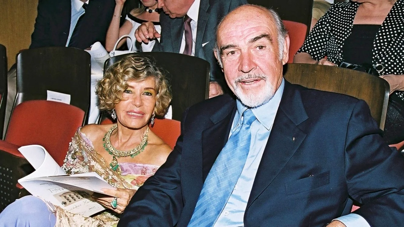 Sean Connery şi Micheline Roqubrune FOTO P Anastasselis/Shutterstock