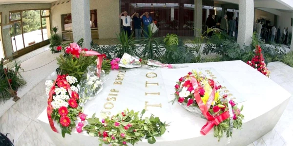 Mormantul lui Isof Broz Tito FOTO Profimedia