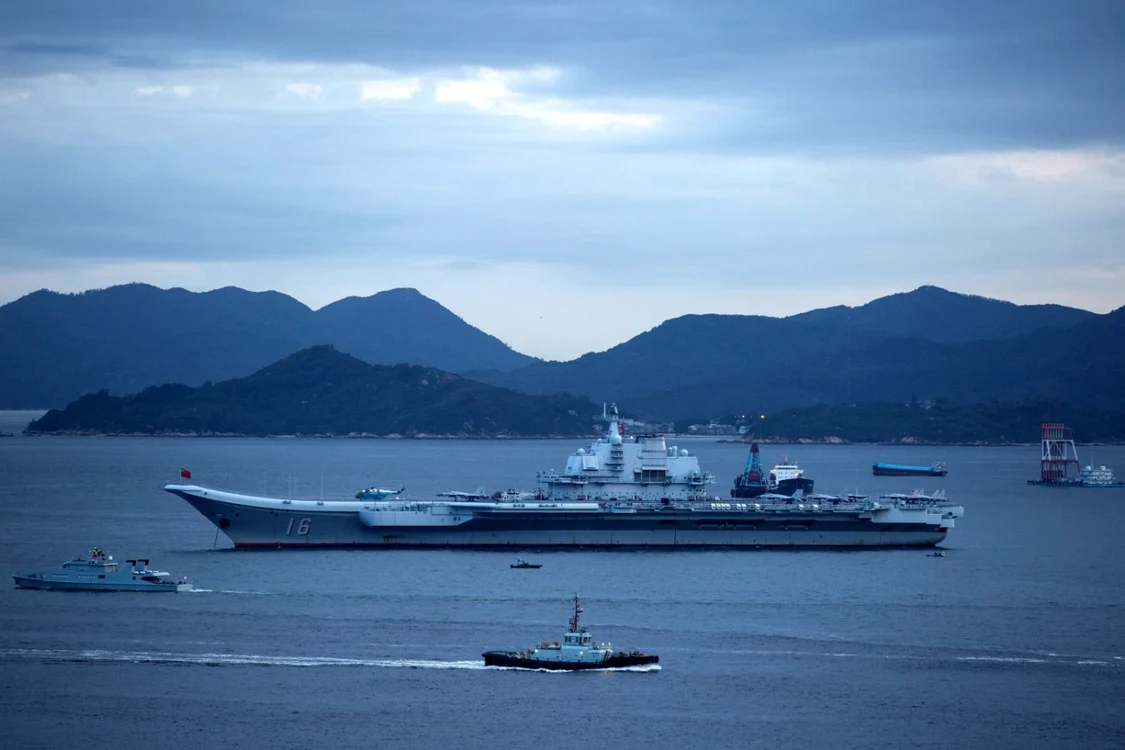 Liaoning primul portavion al marinei chineze în Hong Kong în 2017 FOTO EPA-EFE