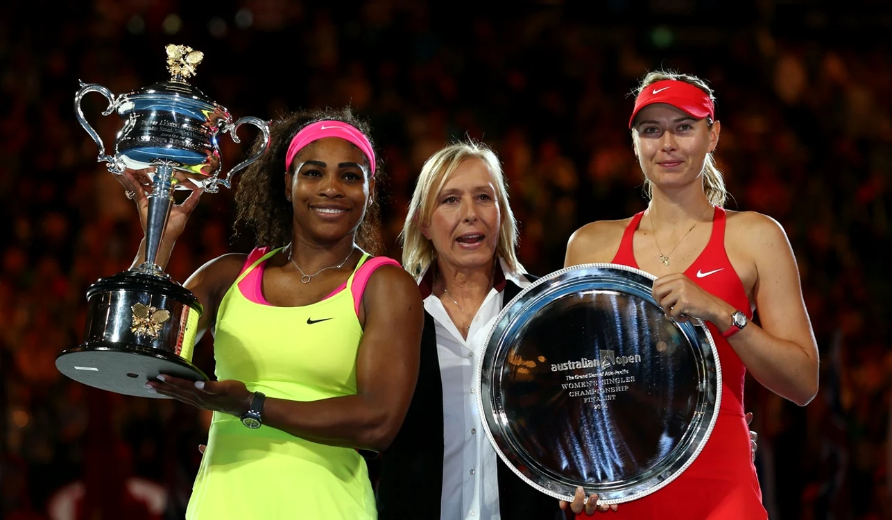 Martina Navratilova (centru) o susține pe Simona Halep (FOTO: Getty Images)