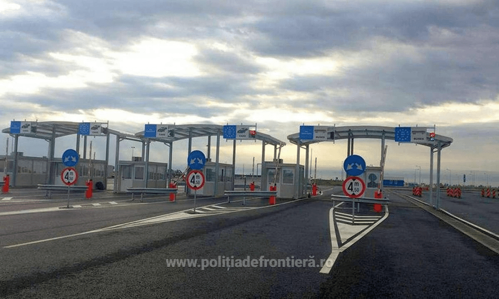 Peste 30 de migranți au fost descoperiți în două automarfare verificate în Punctul de Trecere a Frontierei Nădlac II