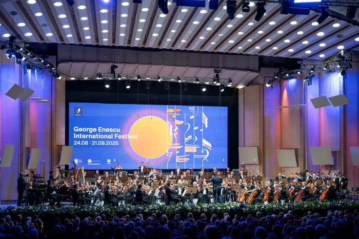 Orchestra Filarmonicii George Enescu, dirijor Cristian Măcelaru. Foto Alex Damian