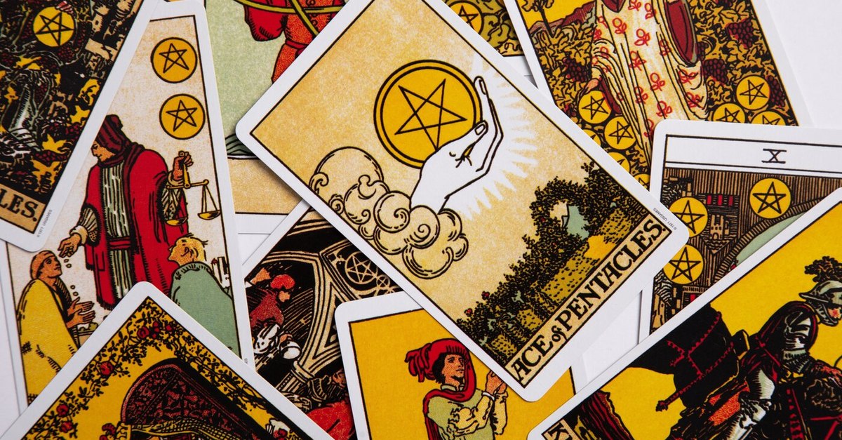 Tarot zodii luna iulie. Un nativ scapă de necazuri, altul începe o nouă viață. Peste cine se revarsă norocul?
