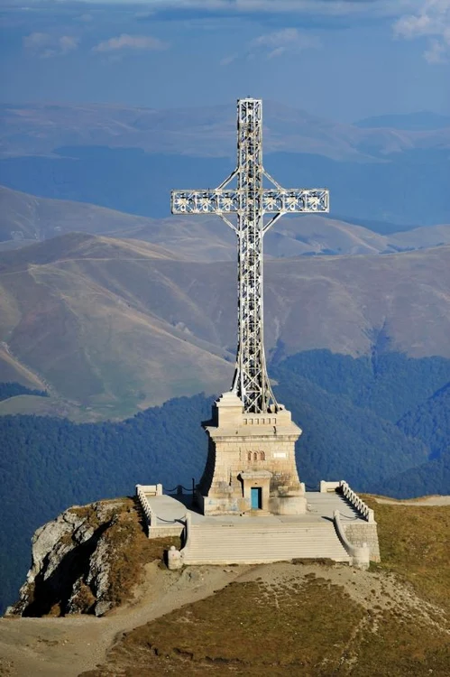 Crucea Eroilor Neamului de la Caraiman 
