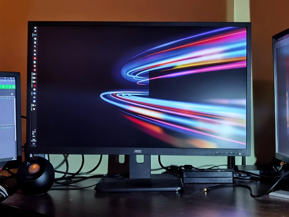 Monitor AOC Q32P2. FOTO Adrian Pogîngeanu