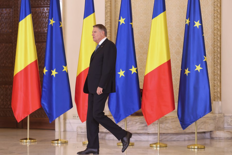 LIVE TEXT Klaus Iohannis a plecat de la conducerea țării. Ilie Bolojan rămâne președinte interimar: „Să aveți grijă de România!”