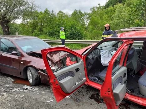 accident cu patru raniti in petrosani foto isu hunedoara