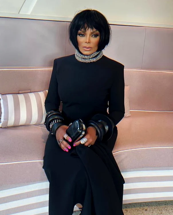 Janet Jackson la Balul Rozelor (2) jpg