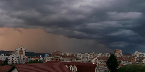 Cerul va rămâne acoperit şi zilele următoare