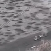 Un atac mecanizat masiv a avut loc în regiunea Donețk pe 30 martie FOTO Captură video via The Telegraph