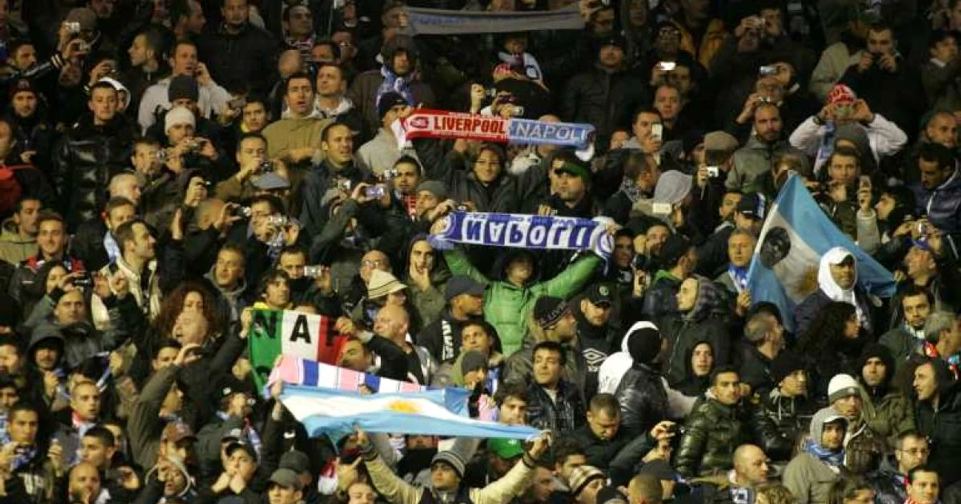 Fanii lui Napoli sunt printre cei mai pătimaşi din fotbalul italian