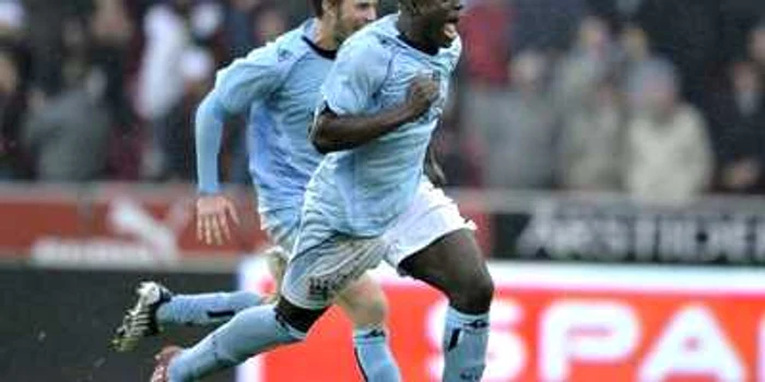 Micah Richards, fundaşul lui Manchester City, a fost contaminat cu gripă porcină
