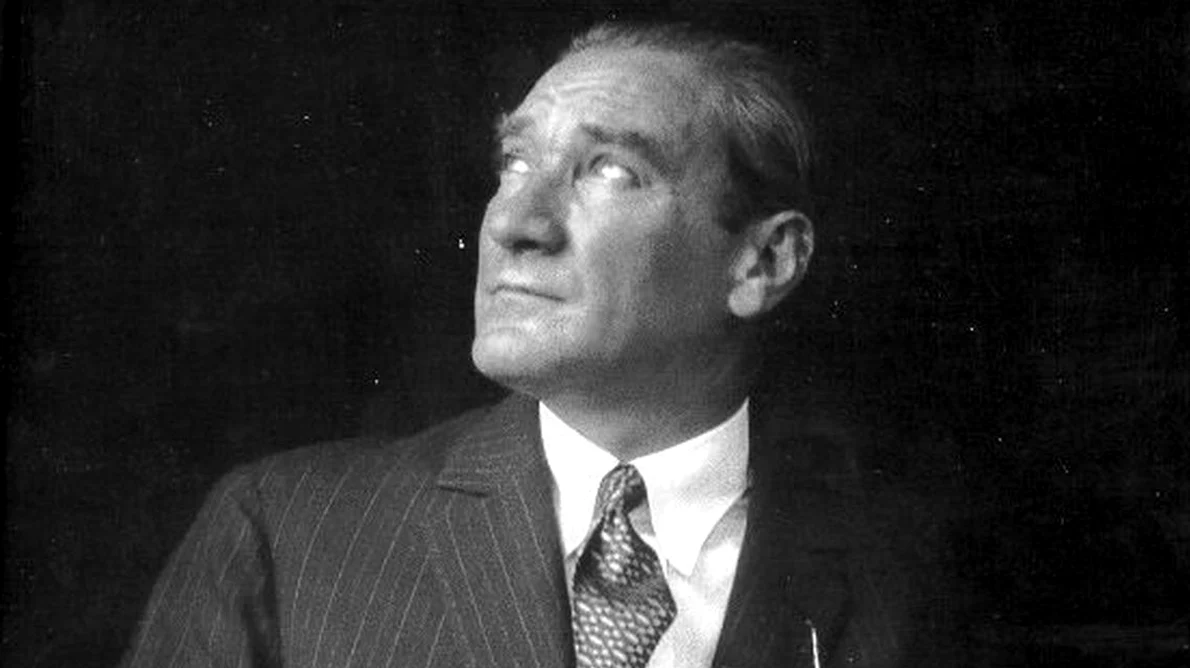 Cine a fost poetul care l a inspirat pe Atatürk? jpeg
