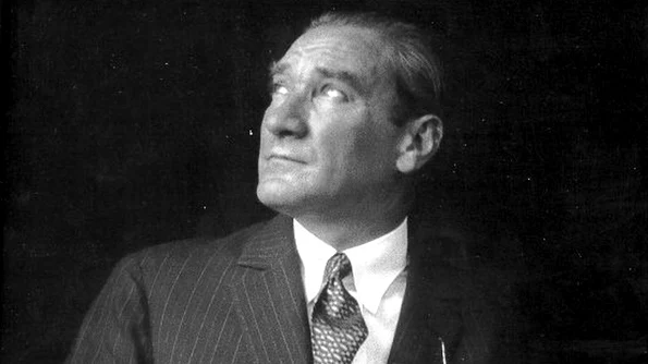 Cine a fost poetul care l a inspirat pe Atatürk? jpeg