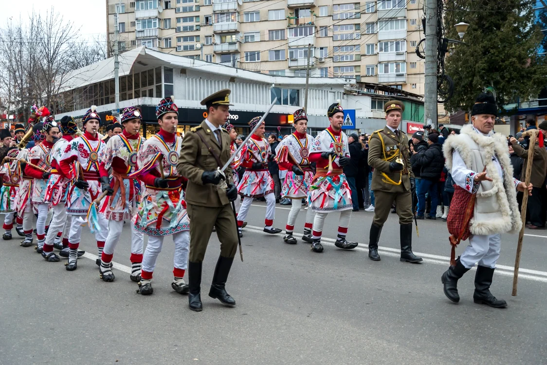 Bandă de arnăuți în Piatra Neamț FOTO Centrul Saeculare Neamț