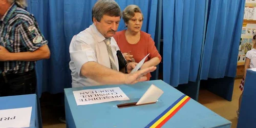 Andrei Nicischi a votat pentru continuitatea proiectelor comune judeţelor Galaţi şi Cahul