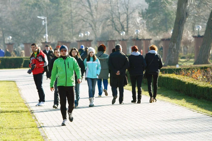 Profitaţi de soare şi ieşiţi la plimbare, în natură!