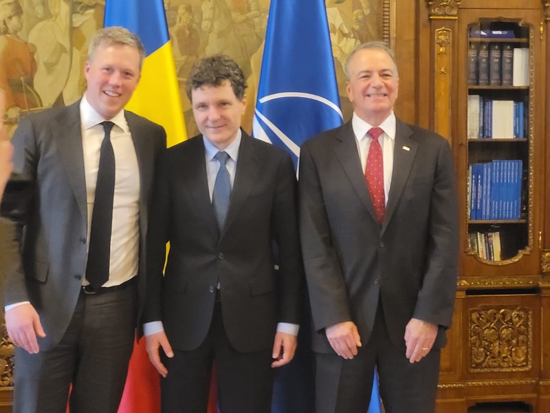 Nicușor Dan a discutat cu secretarul Armatei SUA despre securitatea la Marea Neagră: „România este pregătită să investească mai mult”