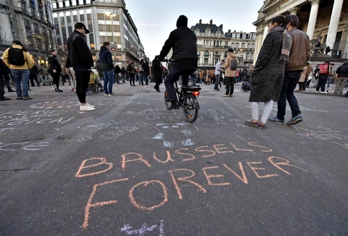 „Bruxelles pentru totdeauna”, pe asfaltul din Place de la BourseFoto: AP
