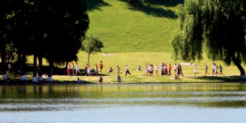 Românii, mai fericiţi decât americanii