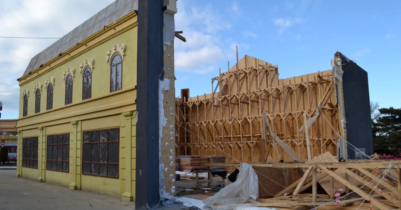 Casa bijutierului Helder, demolată şi de vânt, nu numai de comunişti Foto: Marius Mototolea
