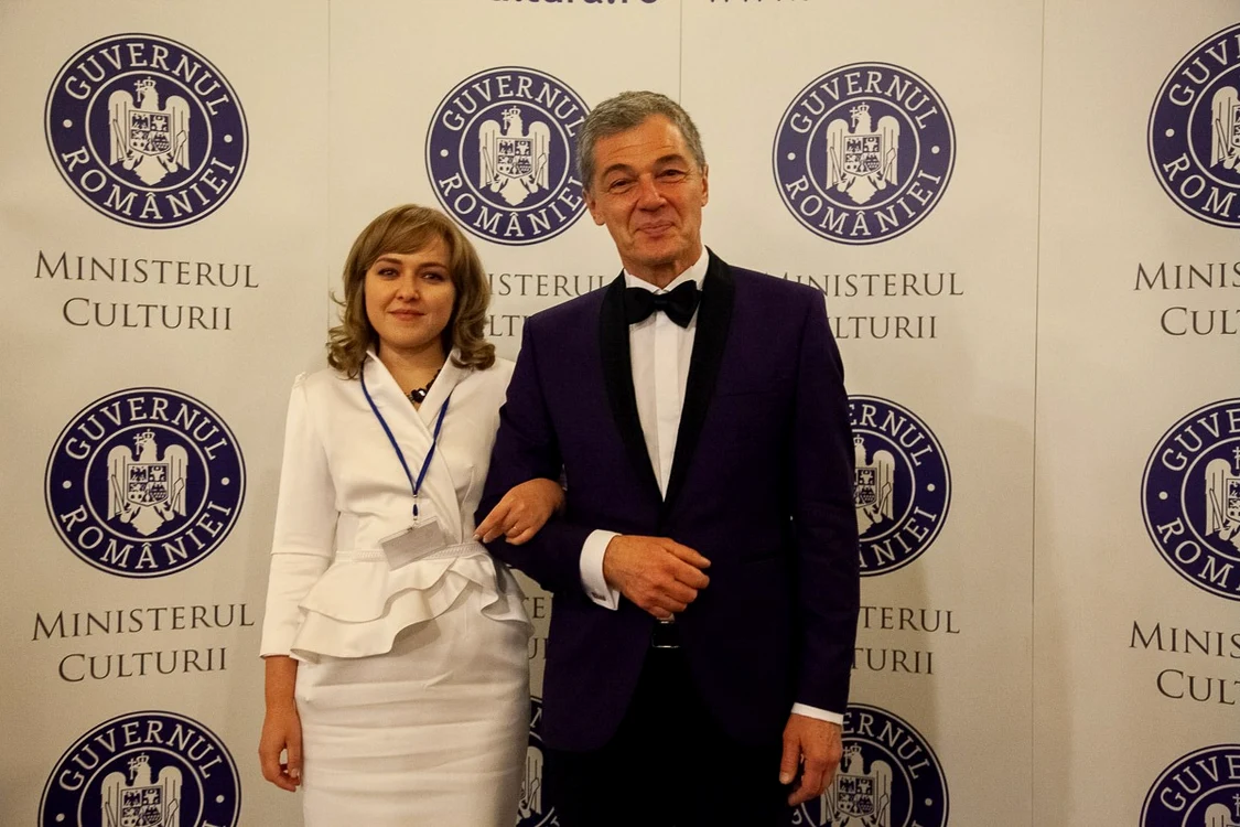 Gabriela Cenușă, la braț cu actorul Adrian Păduraru pe când lucra la Ministerul Culturii