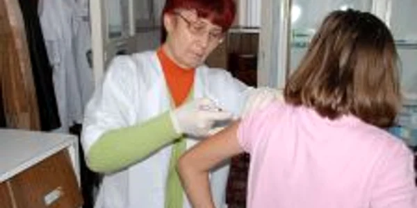 Copiii şi vârstnicii au prioritate la imunizare