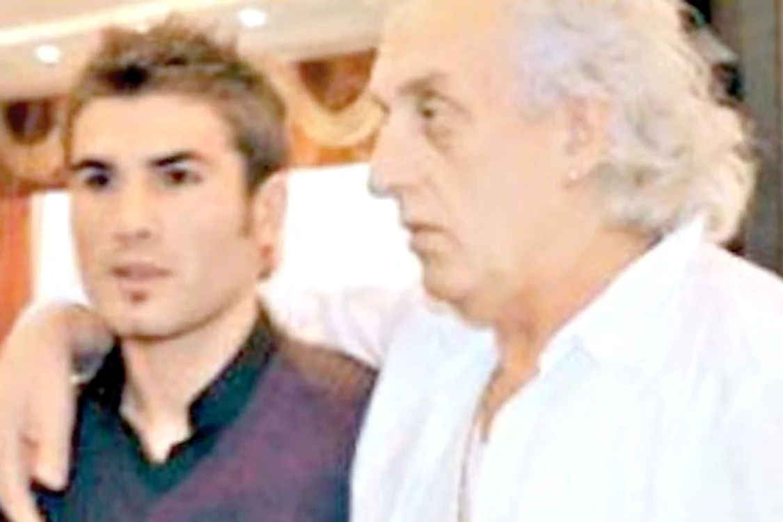 Adrian Mutu şi soţia sa, Consuelo, alături de mireasă şi de alţi invitaţi la nunta organizată în Italia (FOTO: ARHIVĂ PERSONALĂ)
