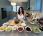 Geanina Ilieș, surpriză totală în frigider! Mănâncă slănină adusă de tata