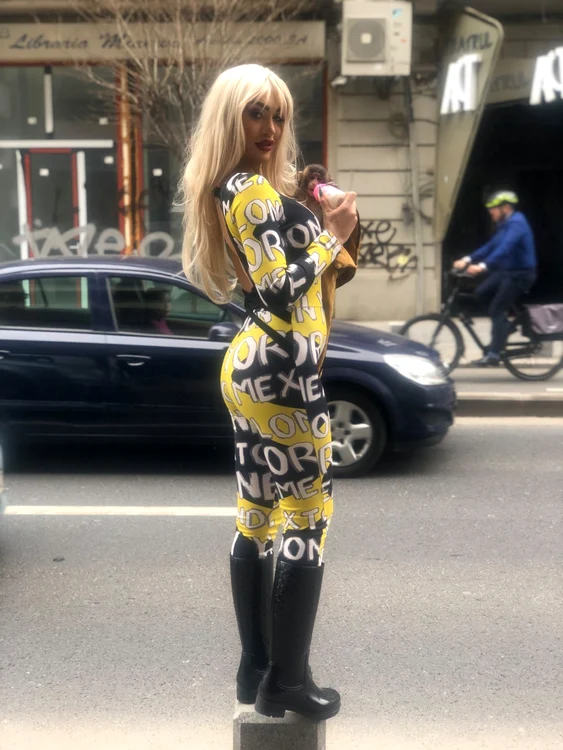 Margherita de la Clejani e bonă pentru maimuțică