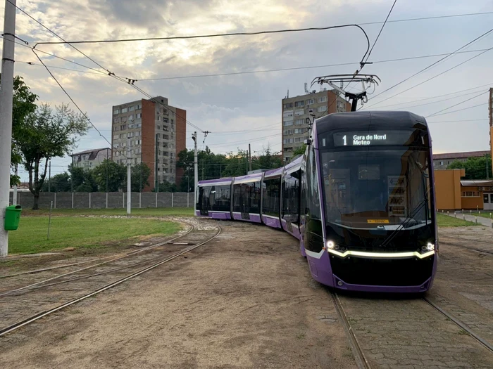 A fost scos pe traseu primul tramvai Bozankaya