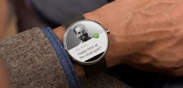 Ceasul inteligent Moto 360 va fi lansat în această vară