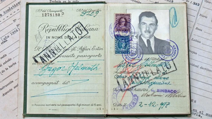 Pașaportul italian folosit de Mengele pentru a fugi în Argentina, în 1949 (foto: Jackdawson1970)