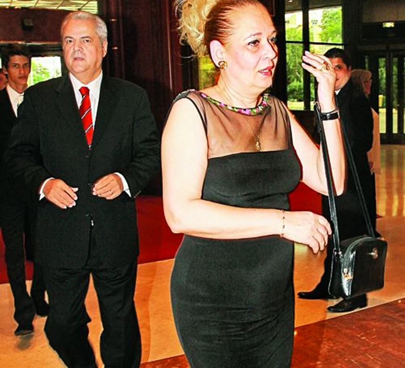 Dana Năstase a venit în rochie de seară la ziua soţului ei
