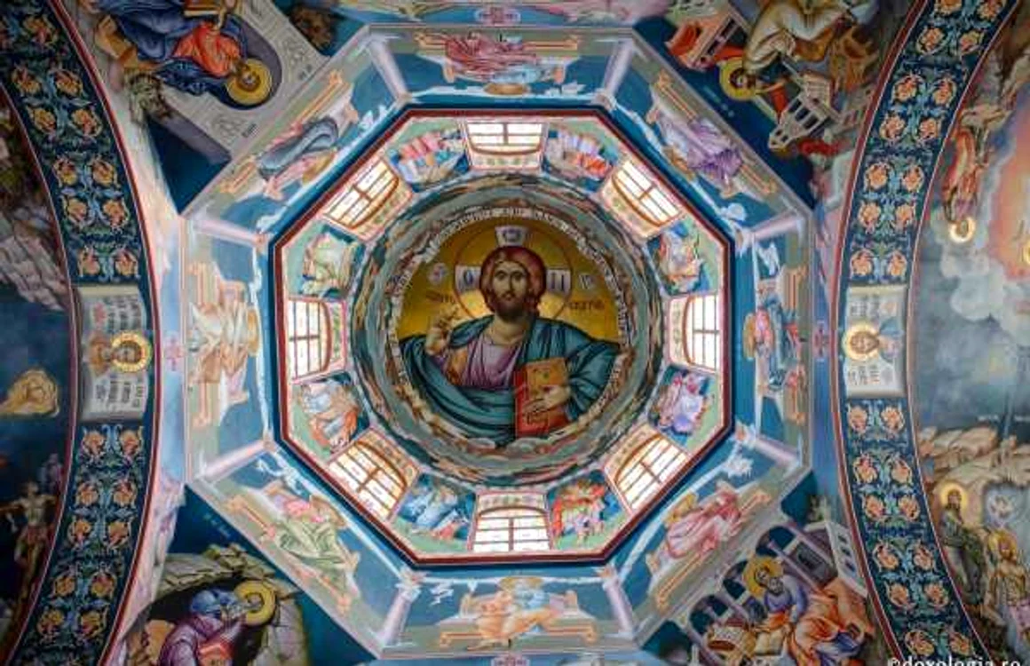 Cei patru evanghelişti sunt pictaţiîn toate bisericile                                 FOTO: Doxologia.ro