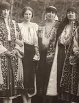 Reginele și principesele României au iubit portul tradițional românesc / FOTO jpeg