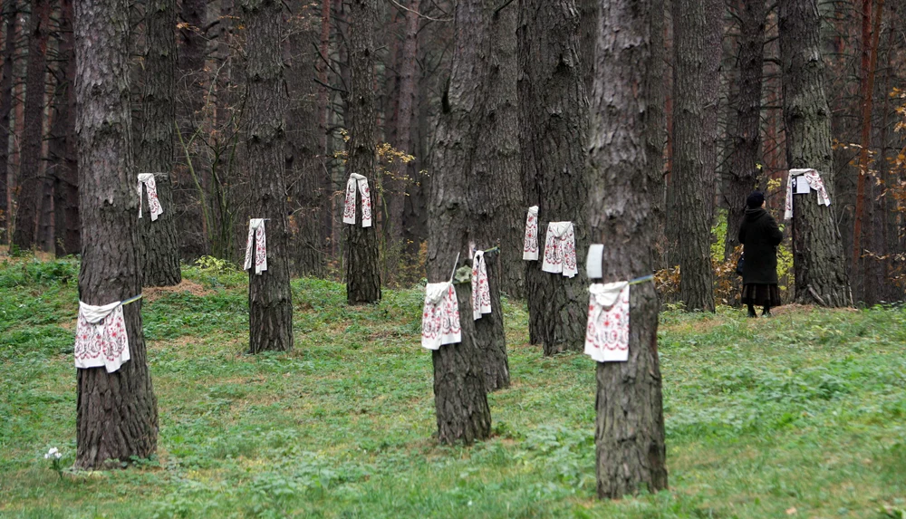 Fântâna Albă, locul care sângerează de 85 de ani în fiecare primăvară. „Pășunea era plină de morți și răniți“